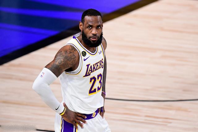 NBA新赛季首战：詹姆斯重返东部，76人挑战尼克斯